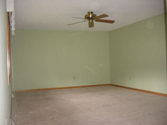 3rd image of 3408 Alsace Pl