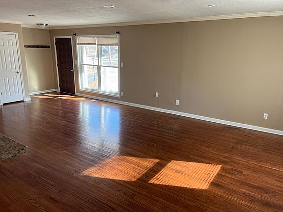 2nd image of 12202 Greenleaf Dr SE