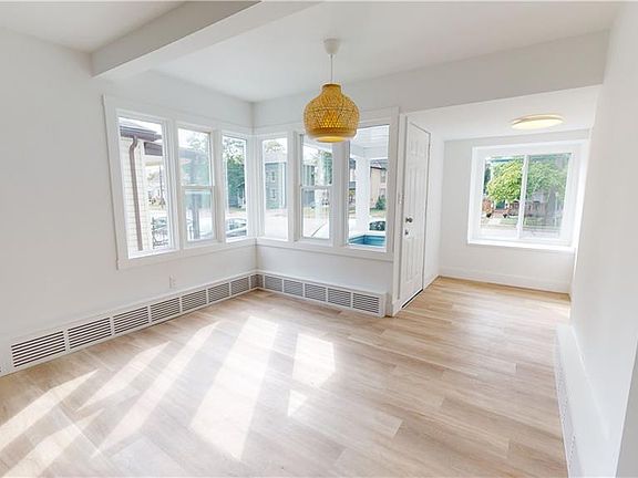 5th image of 18 Crowland Ave