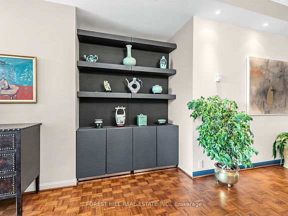 4th image of 407 Walmer Rd #501
