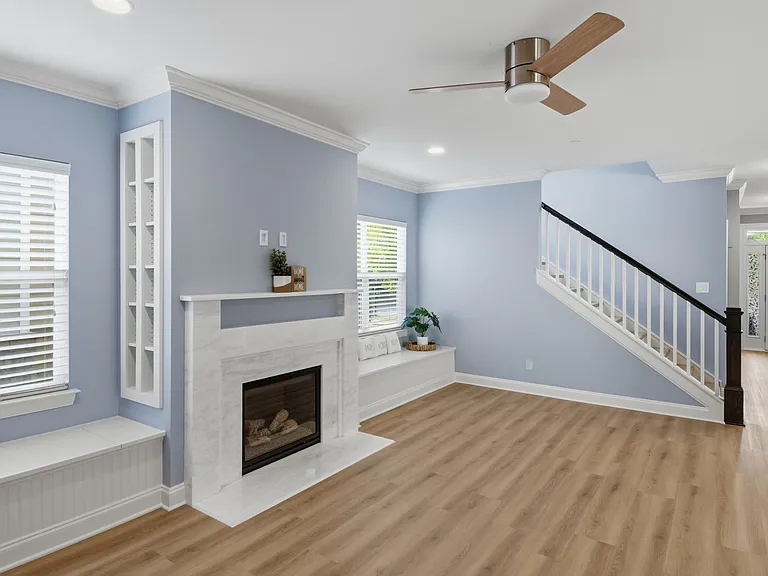 623 Streamside Ln — Photo 14