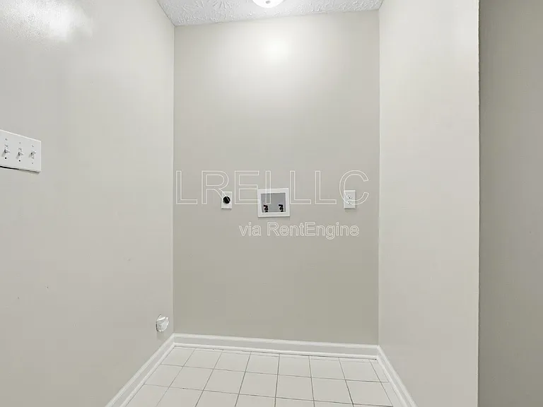 2338 W Madison St — Photo 11