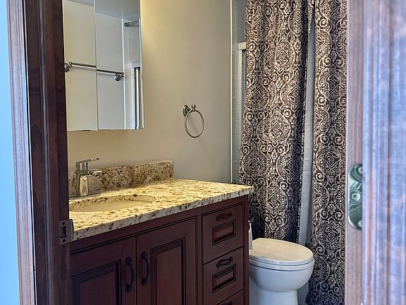 5th image of 5125 Blodgett Ave #418