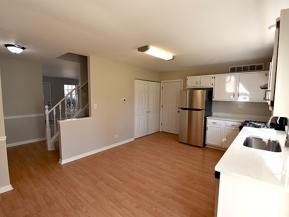 5th image of 3S167 Birchwood Dr