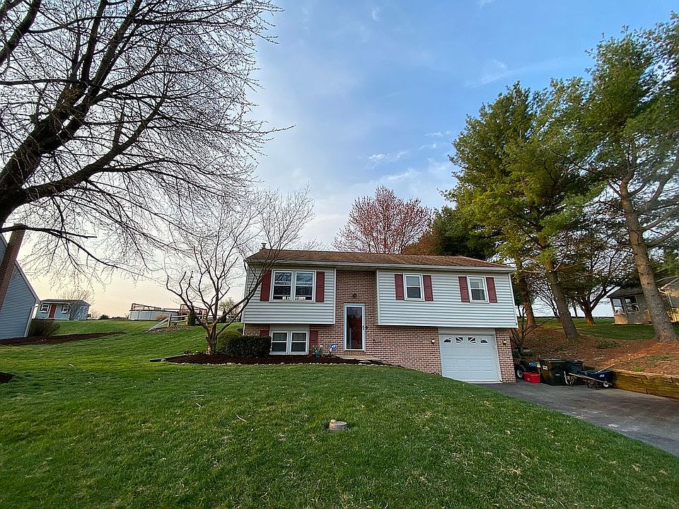 2nd image of 211 Ironstone Dr