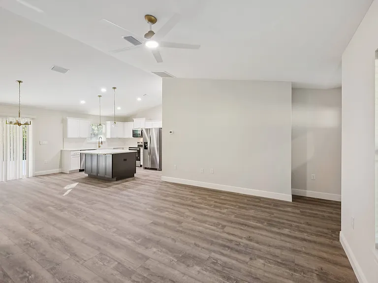 10675 N Adler Dr — Photo 5