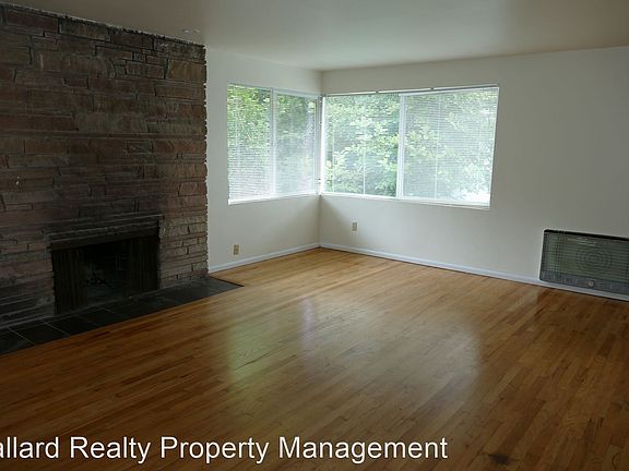 4th image of 2272 Gilman Dr W APT 2