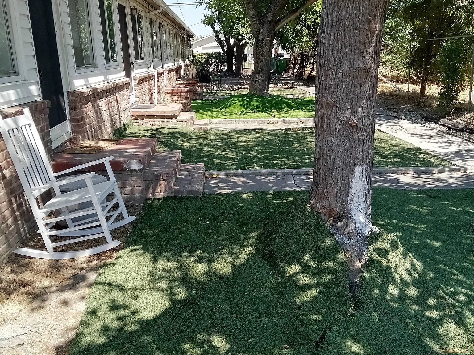2749 Fairfield St — Photo 2