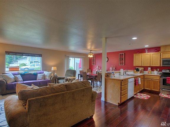 3rd image of 10910 13th Ave E Unit 15