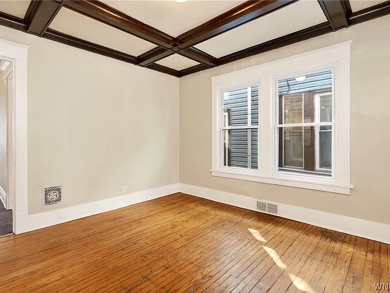76 Vernon Pl #LOWER — Photo 6