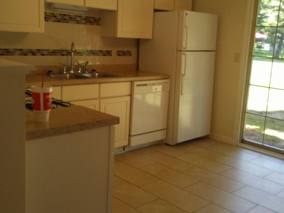 2nd image of 465 Parkway Dr #1