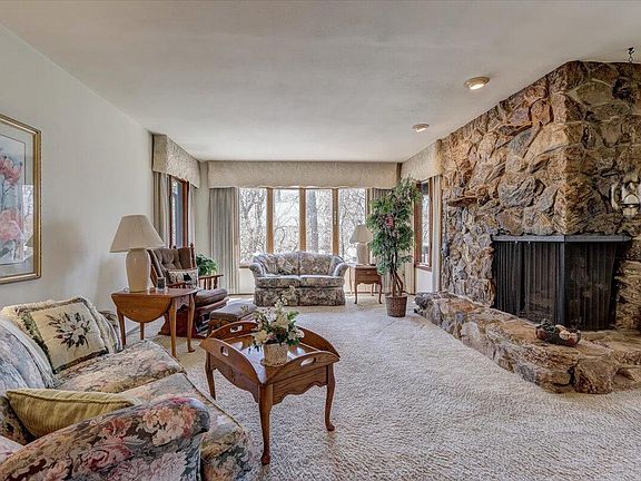 5th image of 3345 Elmwood Dr S