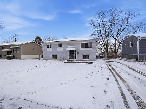 3rd image of 1905 Woodcrest Rd