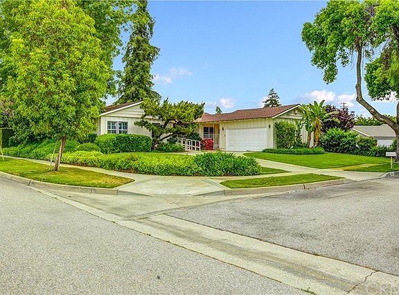 2nd image of 313 E Mariposa Ct
