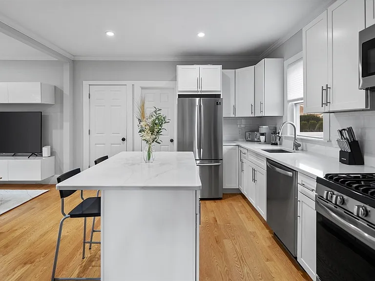 14 Everett St #14-1 — Photo 7