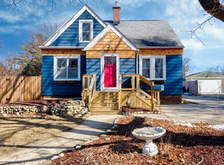 170 Rosedale Ave, Crystal Lake, IL 60014