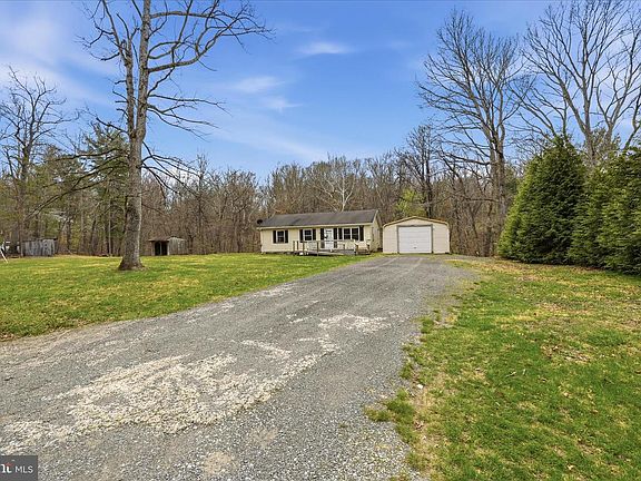 4th image of 397 White Oak Ln