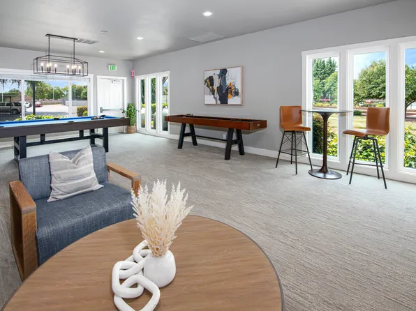 Rivercrest Apartments