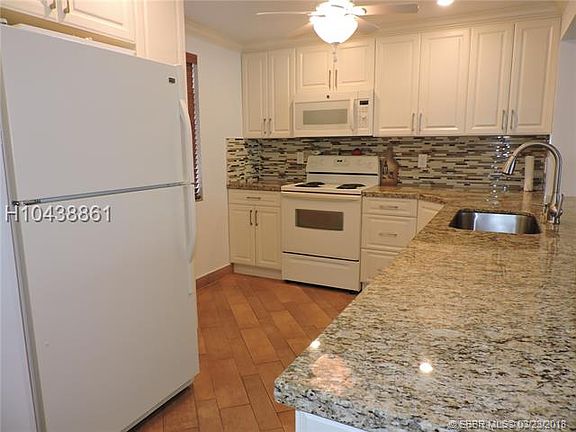 5th image of 111 SE 3rd Ave APT 102
