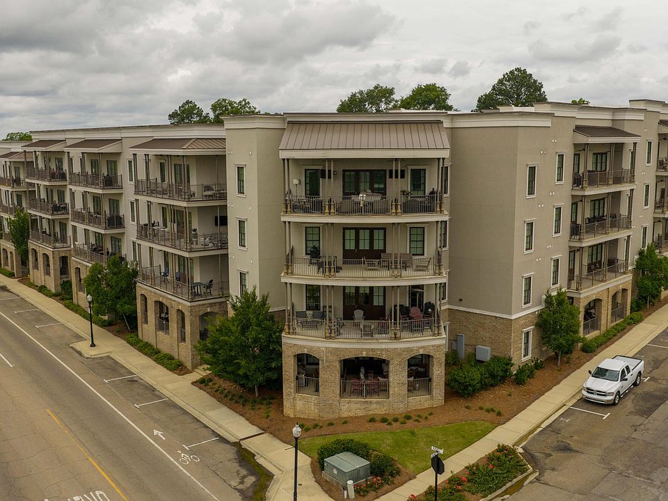 1st image of 701 Russell St #334