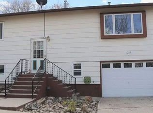 305 Lyndale Ave, Glendive, MT 59330