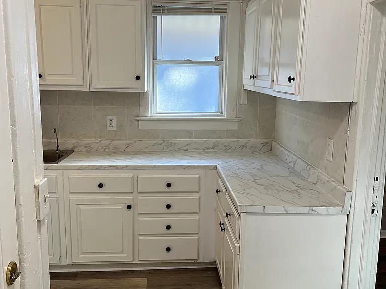 3718 Wayne Ave — Photo 13