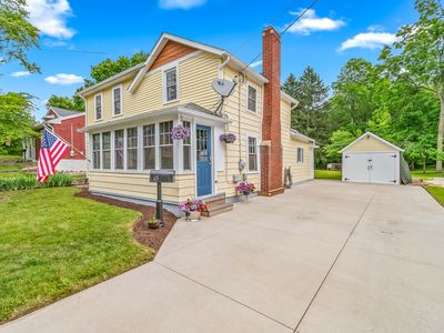 65 Salem St, Hillsdale, MI, 49242