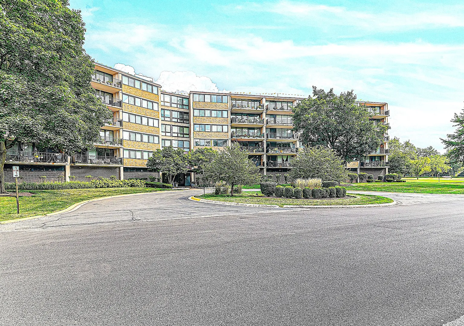 2 bed, 1400 sqft, $2,500 — Photo 1
