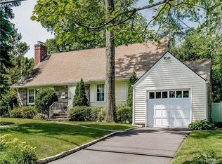 29 Woodbrook Rd, White Plains, NY 10605