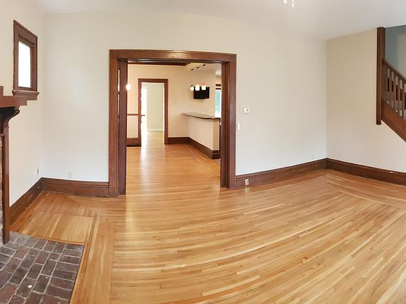 4th image of 659 Collingwood Ave