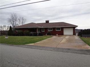 1067 Lakeview Dr, Latrobe, PA