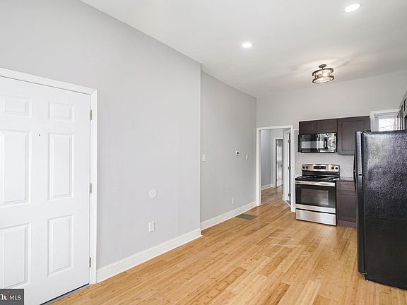 4th image of 2433 N Marshall St #1