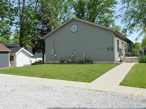 13 Ems T4 Ln, North Webster, IN 46555