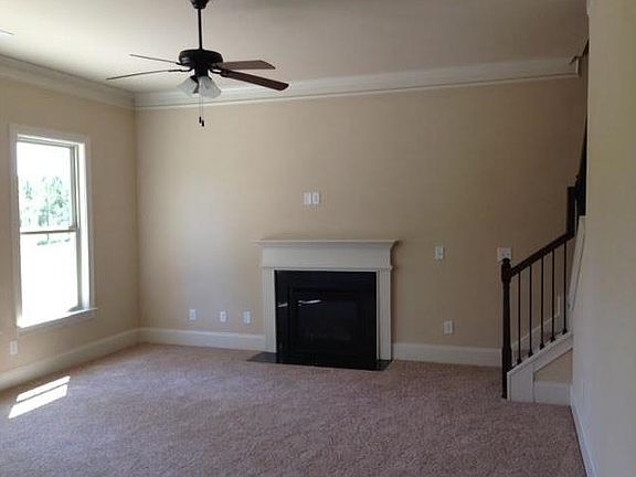 4th image of 121 Tuscany Ct