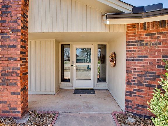 5th image of 1302 Shady Oaks Pl