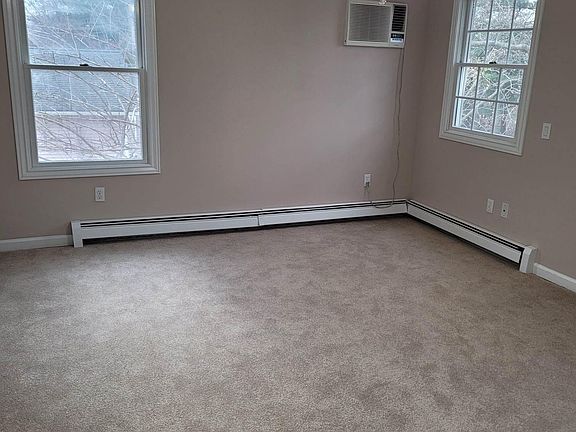 5th image of 99 Rexmere Ave