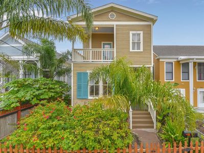 3716 Ursuline St, Galveston, TX, 77550