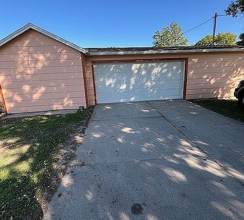 4 stall garage alley side