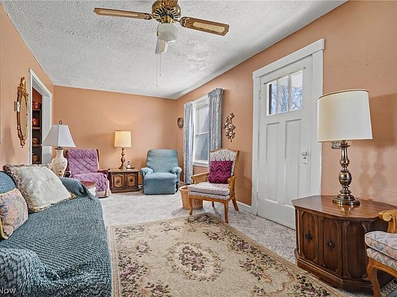 5th image of 3990 Crum Rd