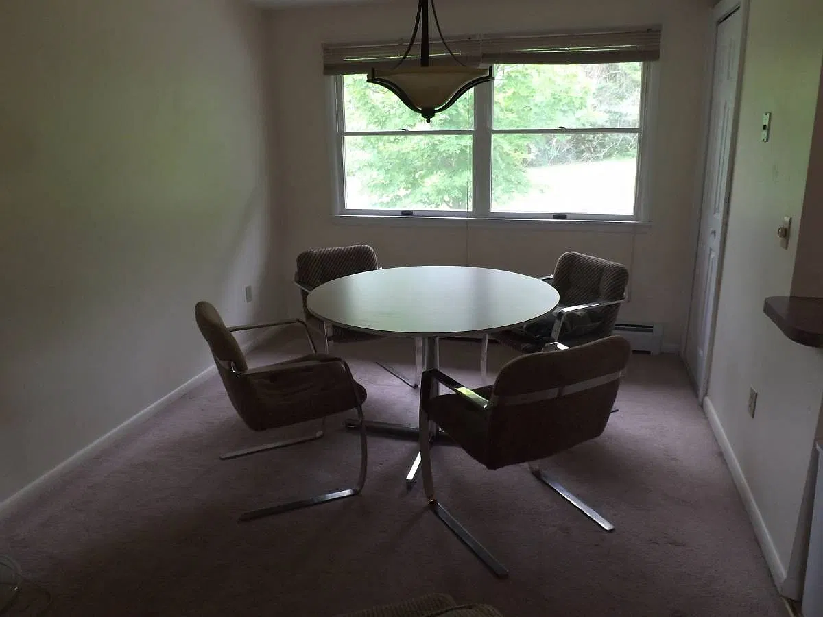 3 bed, 1100 sqft, $2,100 — Photo 4