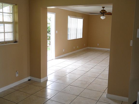 3rd image of 4919 Pine Knott Ln