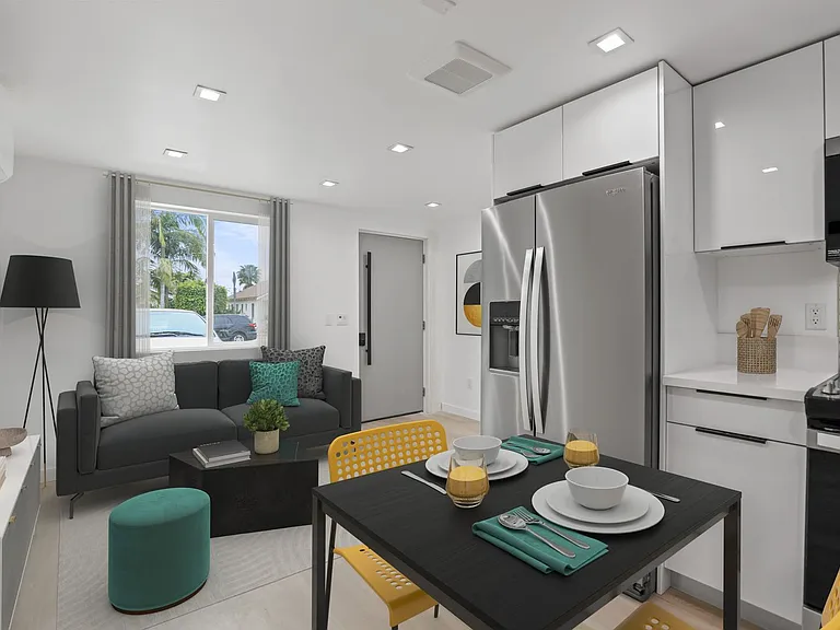 2561 W Avenue 30 — Photo 18