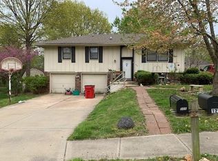 120 SW Rockwood St, Blue Springs, MO 64014