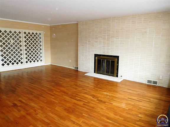5th image of 2535 SW Granthurst Ave