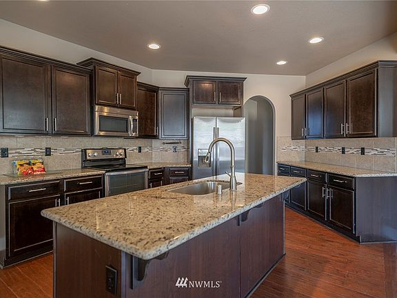 5th image of 10002 Tyleah Ct SE