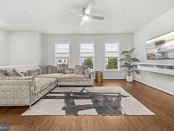 3rd image of 3346 Watershed Blvd