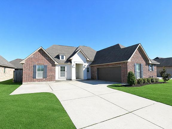 3rd image of 359 Royal Oak Blvd