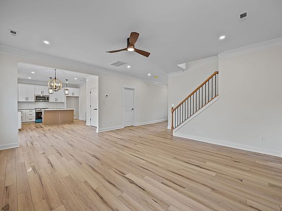 2nd image of 387 Lake Farm Dr