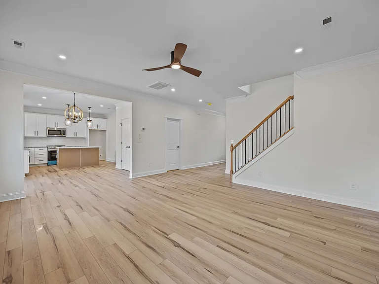 387 Lake Farm Dr — Photo 2