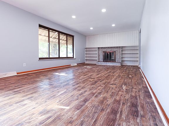 4th image of 450 McAlpin Ave